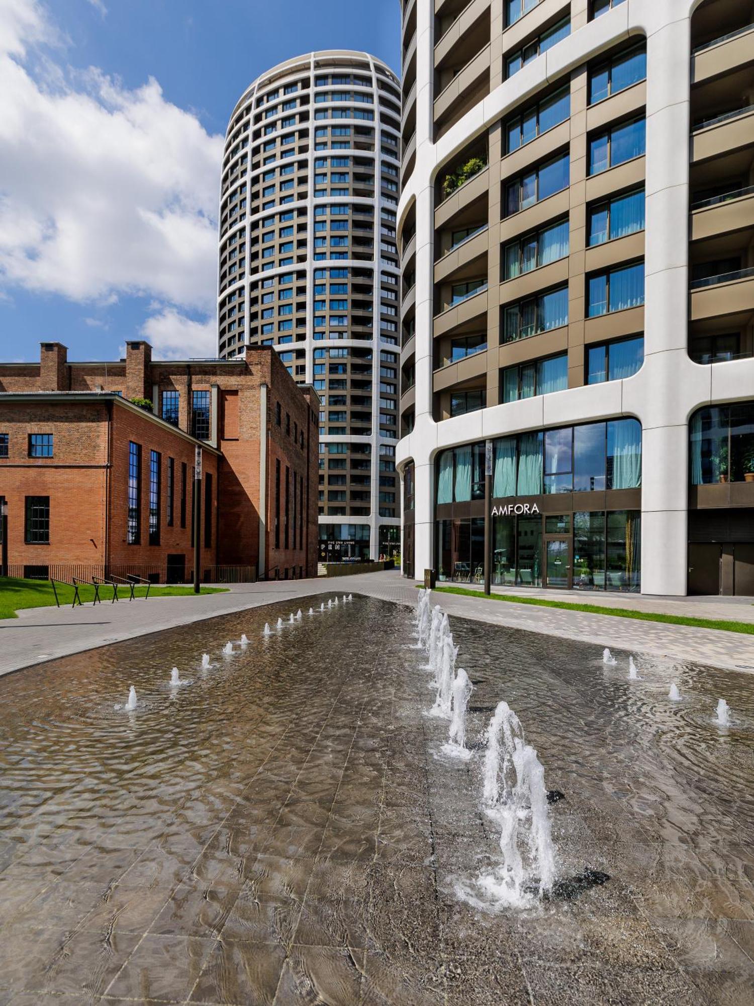 Sky Park 1 - Luxurious #Instaworthy Apartment In Downtown City Center With Included Parking, Best Address In Town Pozsony Kültér fotó